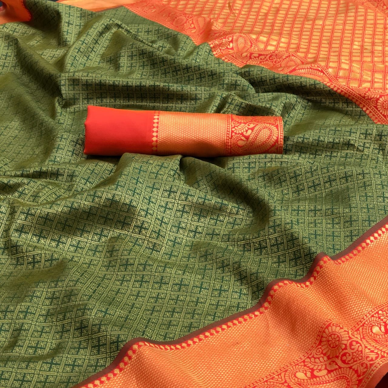 Banarasi Silk Saree - Green with Red Border - Image 3